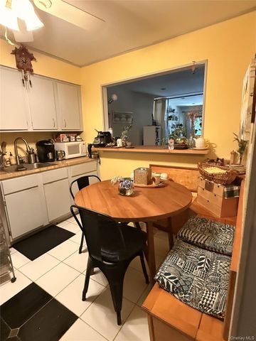 303 121st Street 116, College Point, NY 11356