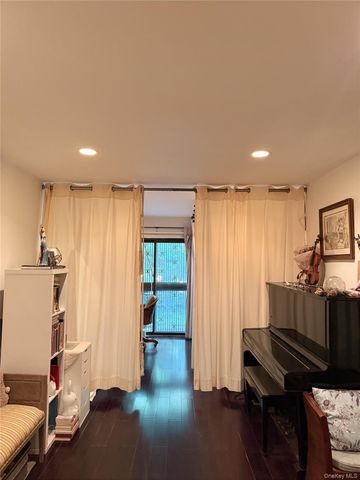 303 121st Street 116, College Point, NY 11356