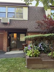 303 121st Street 116, College Point, NY 11356