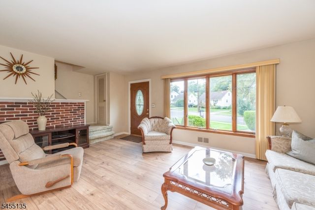 36 Olga B Ter, Clifton City, NJ 07013