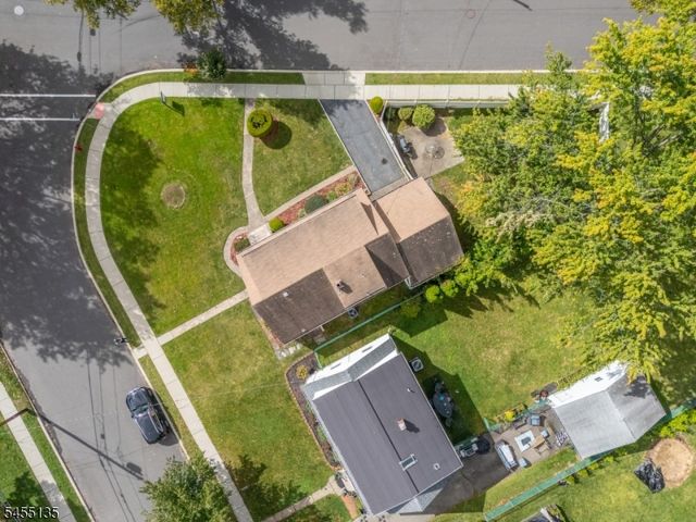 36 Olga B Ter, Clifton City, NJ 07013