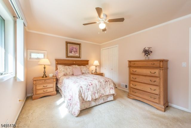36 Olga B Ter, Clifton City, NJ 07013