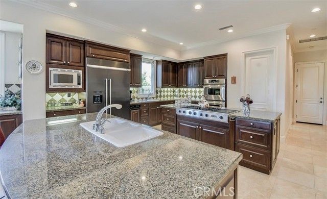 19 Rosana Way, Laguna Hills, CA 92679