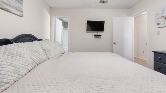 6903 N Lagoon Drive APT 52, Panama City Beach, FL 32408