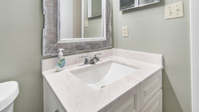 6903 N Lagoon Drive APT 52, Panama City Beach, FL 32408