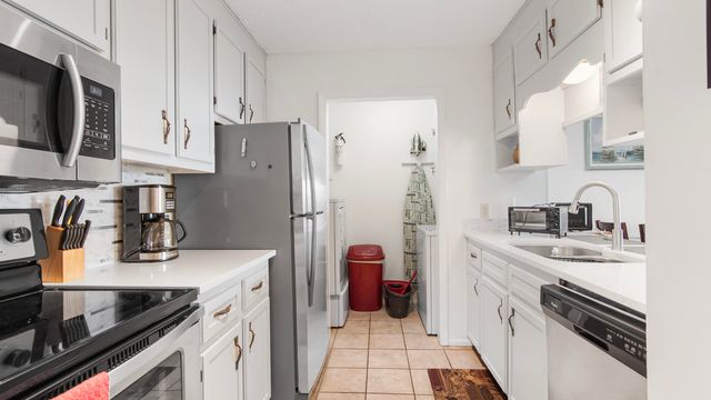 6903 N Lagoon Drive APT 52, Panama City Beach, FL 32408