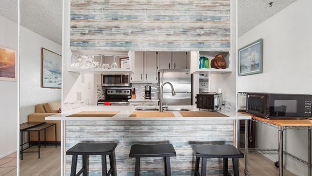 6903 N Lagoon Drive APT 52, Panama City Beach, FL 32408