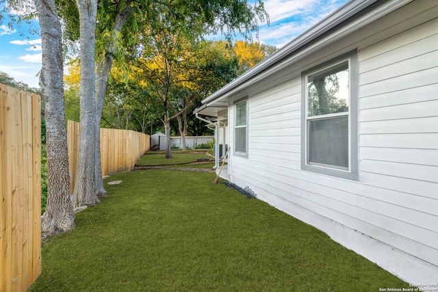 1500 Lochshire, San Antonio, TX 78216