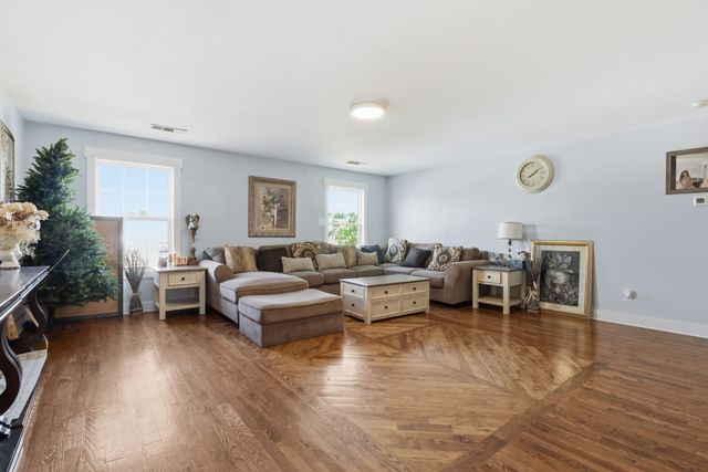 102 Wolverine Trl, La Vergne, TN 37086