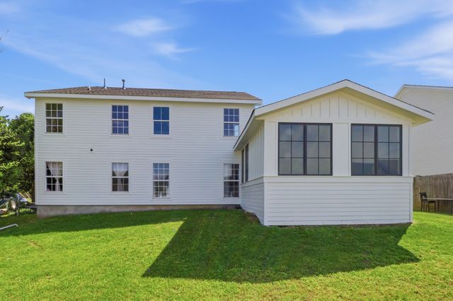 102 Wolverine Trl, La Vergne, TN 37086