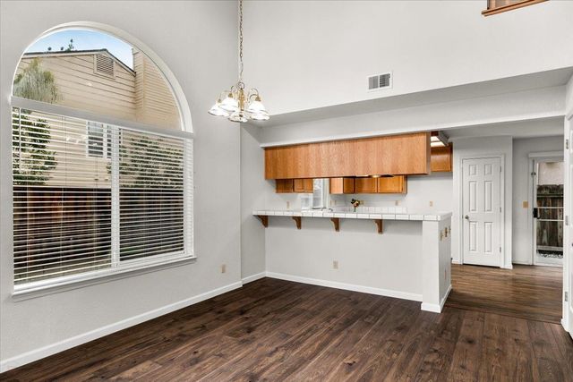 1225 Lilac St, Lodi, CA 95242