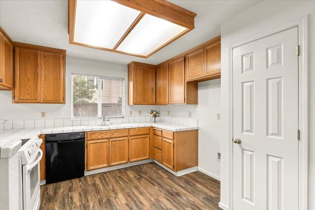 1225 Lilac St, Lodi, CA 95242