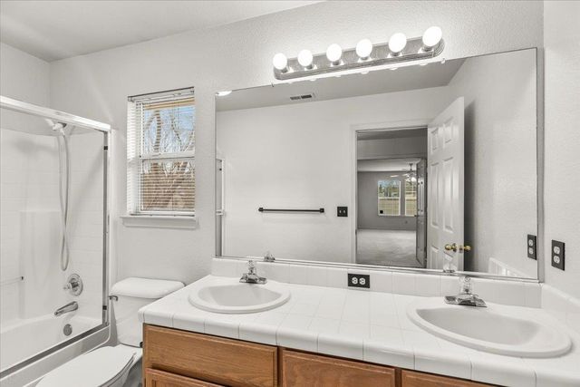 1225 Lilac St, Lodi, CA 95242