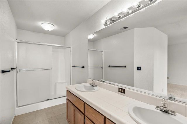 1225 Lilac St, Lodi, CA 95242