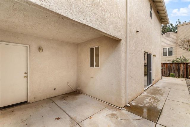 1225 Lilac St, Lodi, CA 95242