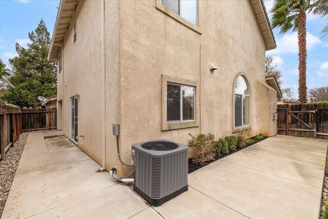 1225 Lilac St, Lodi, CA 95242