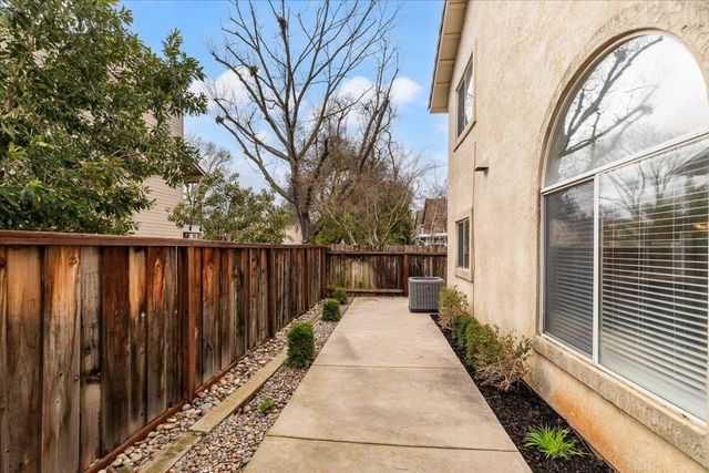 1225 Lilac St, Lodi, CA 95242