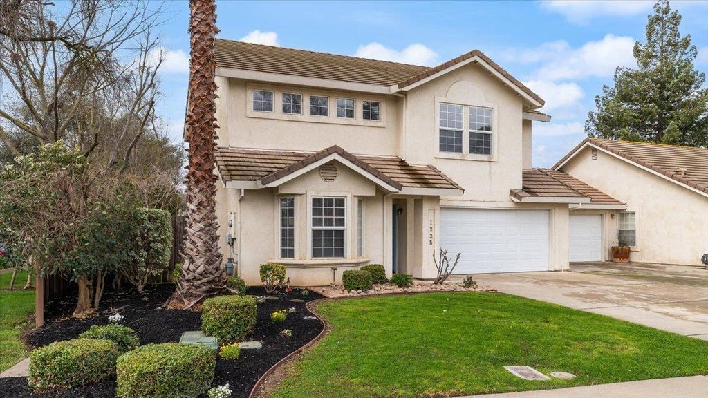 1225 Lilac St, Lodi, CA 95242