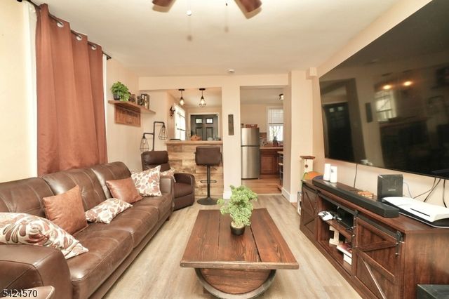 3 Laurel Ave, Maplewood Twp., NJ 07040