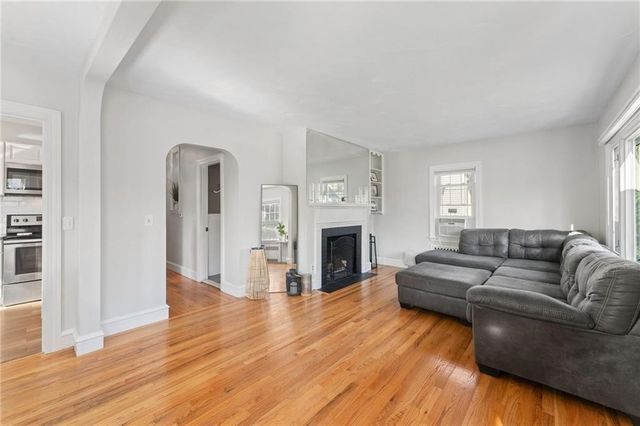 26 Coulters Road, Cranston, RI 02920