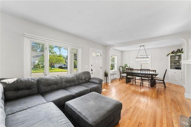 26 Coulters Road, Cranston, RI 02920