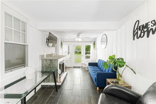 26 Coulters Road, Cranston, RI 02920