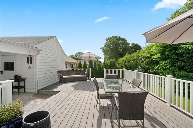 26 Coulters Road, Cranston, RI 02920