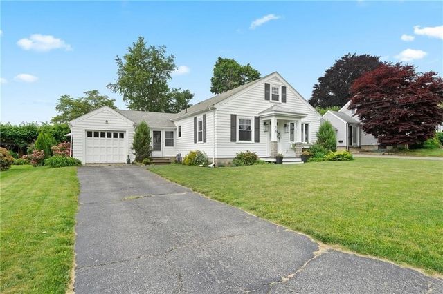 26 Coulters Road, Cranston, RI 02920