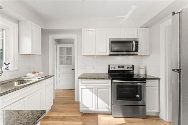 26 Coulters Road, Cranston, RI 02920