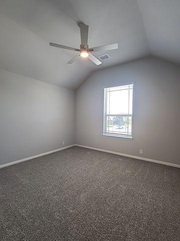 900 Superbloom Avenue, Justin, TX 76247
