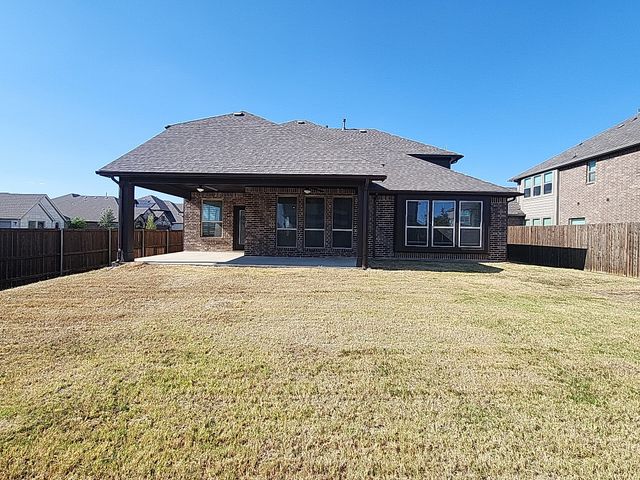 900 Superbloom Avenue, Justin, TX 76247