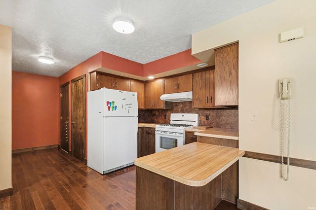 283 Meadowlark Lane, Bremen, IN 46506