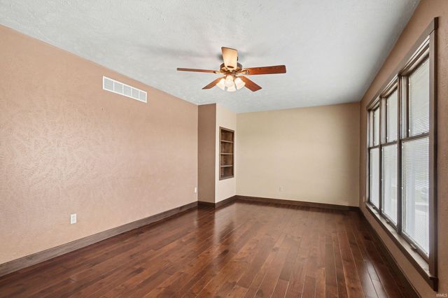 283 Meadowlark Lane, Bremen, IN 46506