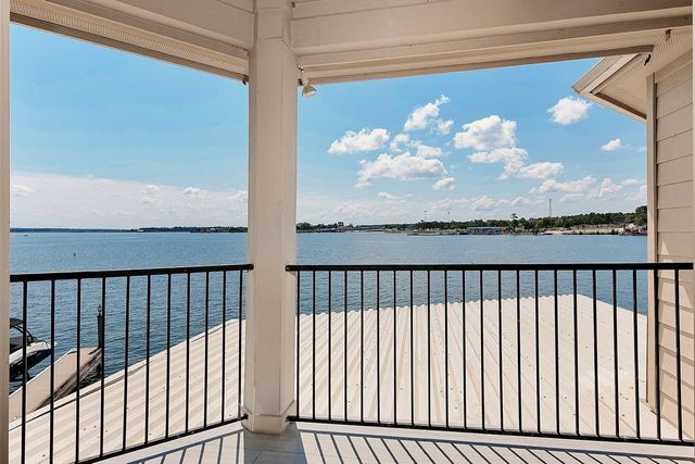 326 Old Aqua Landing W, Montgomery, TX 77356