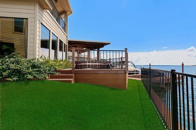 326 Old Aqua Landing W, Montgomery, TX 77356