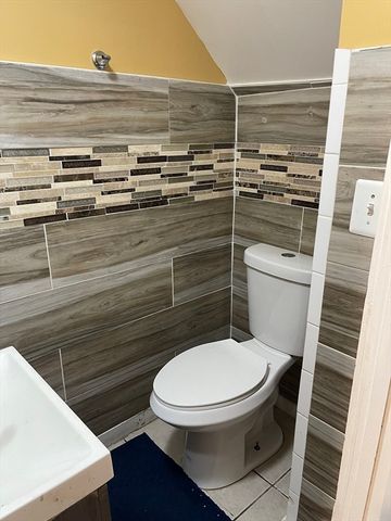 398 Union St, New Bedford, MA 02740