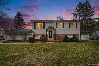 1784 Byron Road, Howell, MI 48855