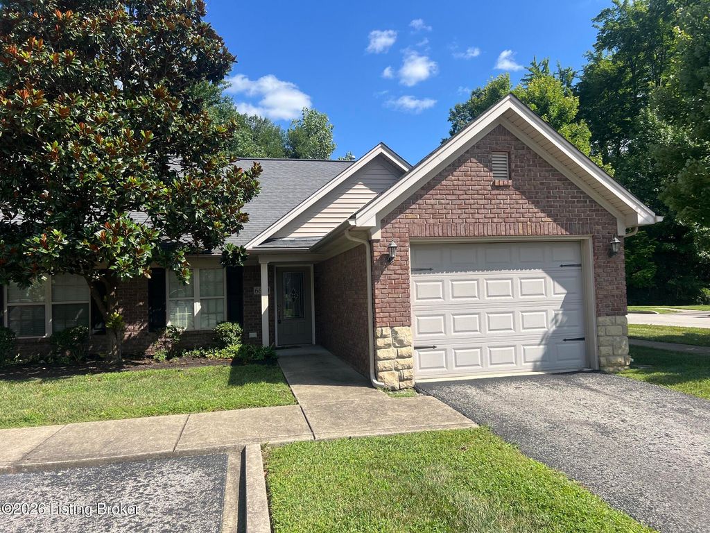 6600 Renate Rd, Louisville, KY 40291