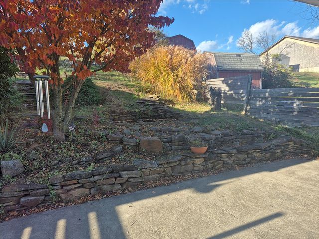 204 Ridge Ave, Derry Boro, PA 15627