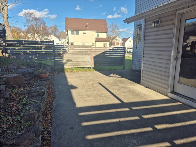 204 Ridge Ave, Derry Boro, PA 15627