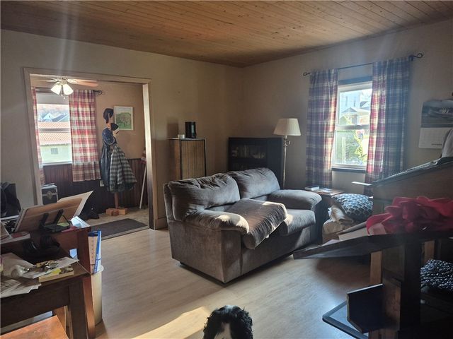 204 Ridge Ave, Derry Boro, PA 15627