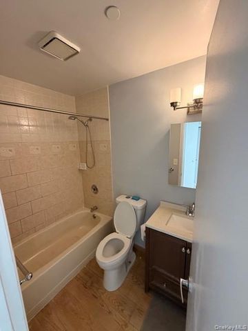 55 North Broadway 3-15H, White Plains, NY 10601