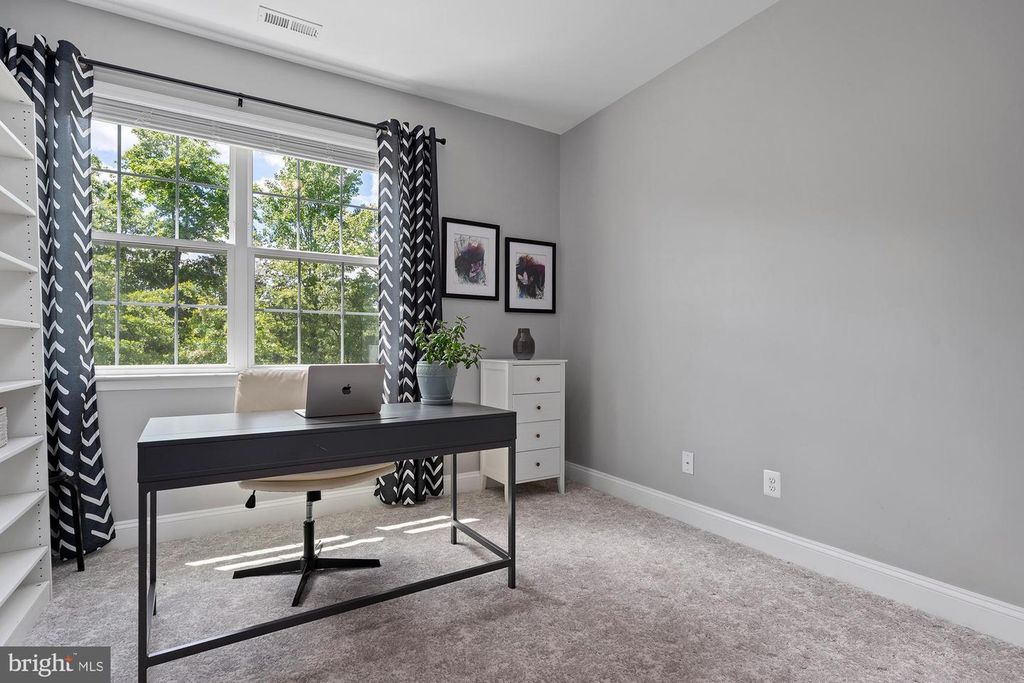 Image 19 of property listing at 821 BENTGRASS DR, Aberdeen, MD 21001