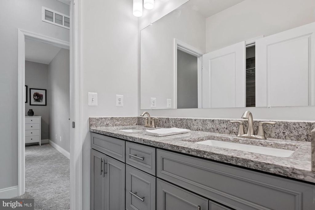 Image 24 of property listing at 821 BENTGRASS DR, Aberdeen, MD 21001