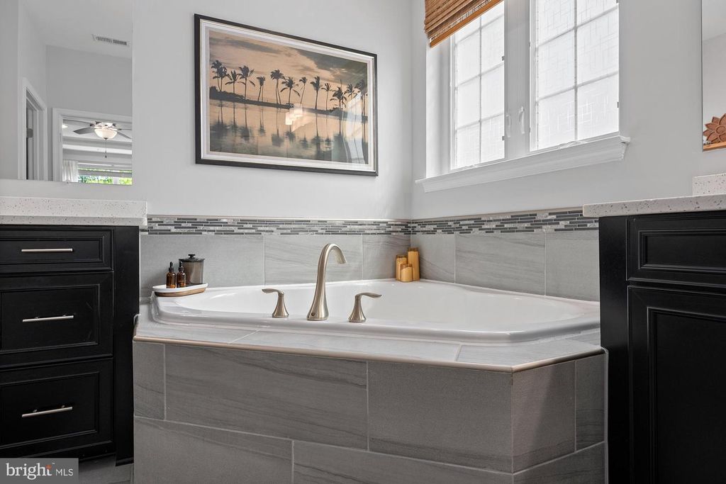 Image 28 of property listing at 821 BENTGRASS DR, Aberdeen, MD 21001