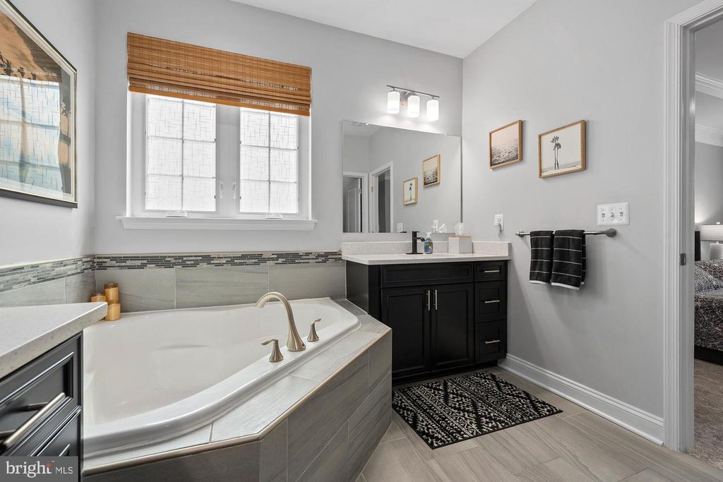Image 29 of property listing at 821 BENTGRASS DR, Aberdeen, MD 21001