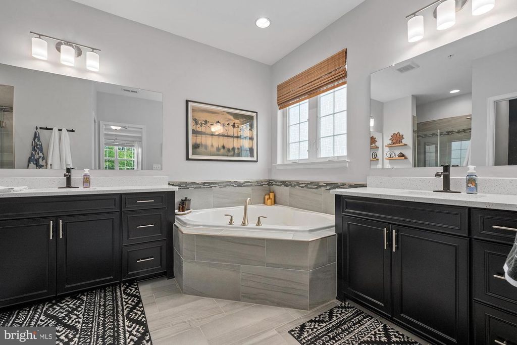 Image 32 of property listing at 821 BENTGRASS DR, Aberdeen, MD 21001