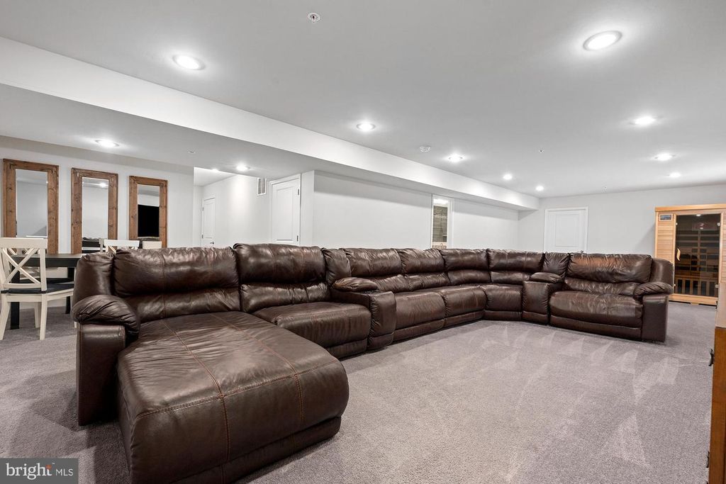 Image 41 of property listing at 821 BENTGRASS DR, Aberdeen, MD 21001