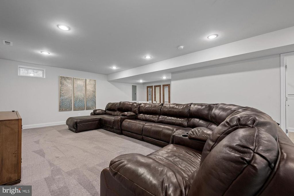 Image 43 of property listing at 821 BENTGRASS DR, Aberdeen, MD 21001