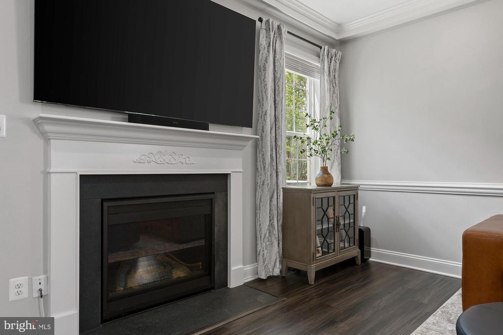 Image 6 of property listing at 821 BENTGRASS DR, Aberdeen, MD 21001